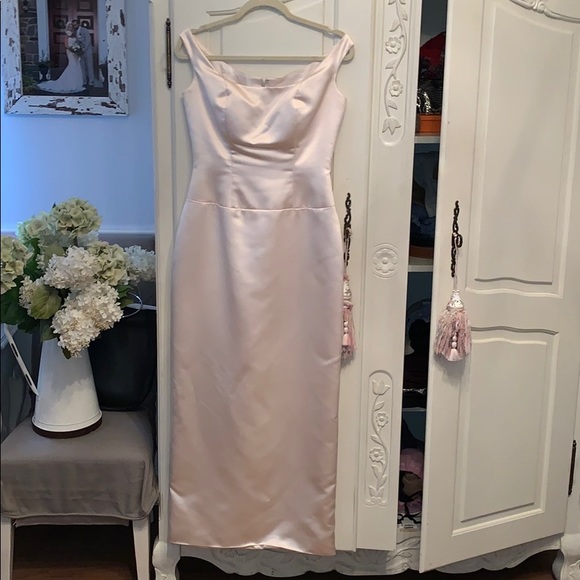Monique Lhuillier Dresses & Skirts - Monique Lhuillier Cream satin Full length Gown